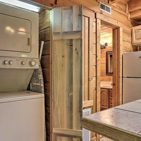 Cabin With Hot Tub And Deck, 3 Mi To Pigeon Forge Sevierville Esterno foto