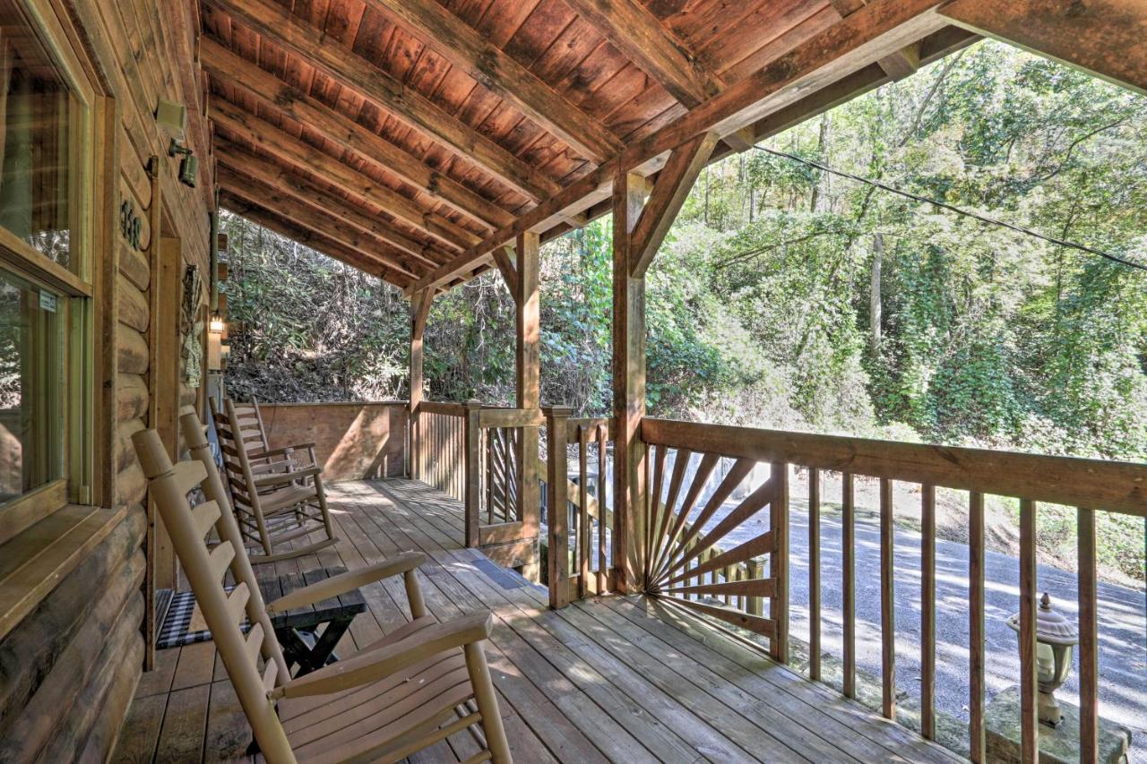 Cabin With Hot Tub And Deck, 3 Mi To Pigeon Forge Sevierville Esterno foto