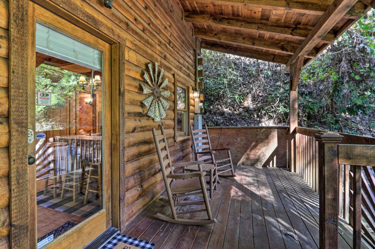 Cabin With Hot Tub And Deck, 3 Mi To Pigeon Forge Sevierville Esterno foto