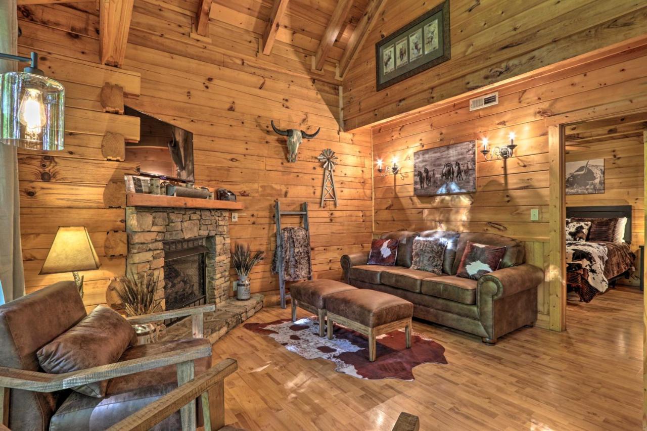 Cabin With Hot Tub And Deck, 3 Mi To Pigeon Forge Sevierville Esterno foto