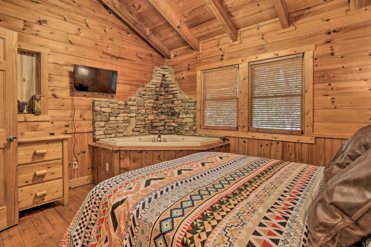 Cabin With Hot Tub And Deck, 3 Mi To Pigeon Forge Sevierville Esterno foto