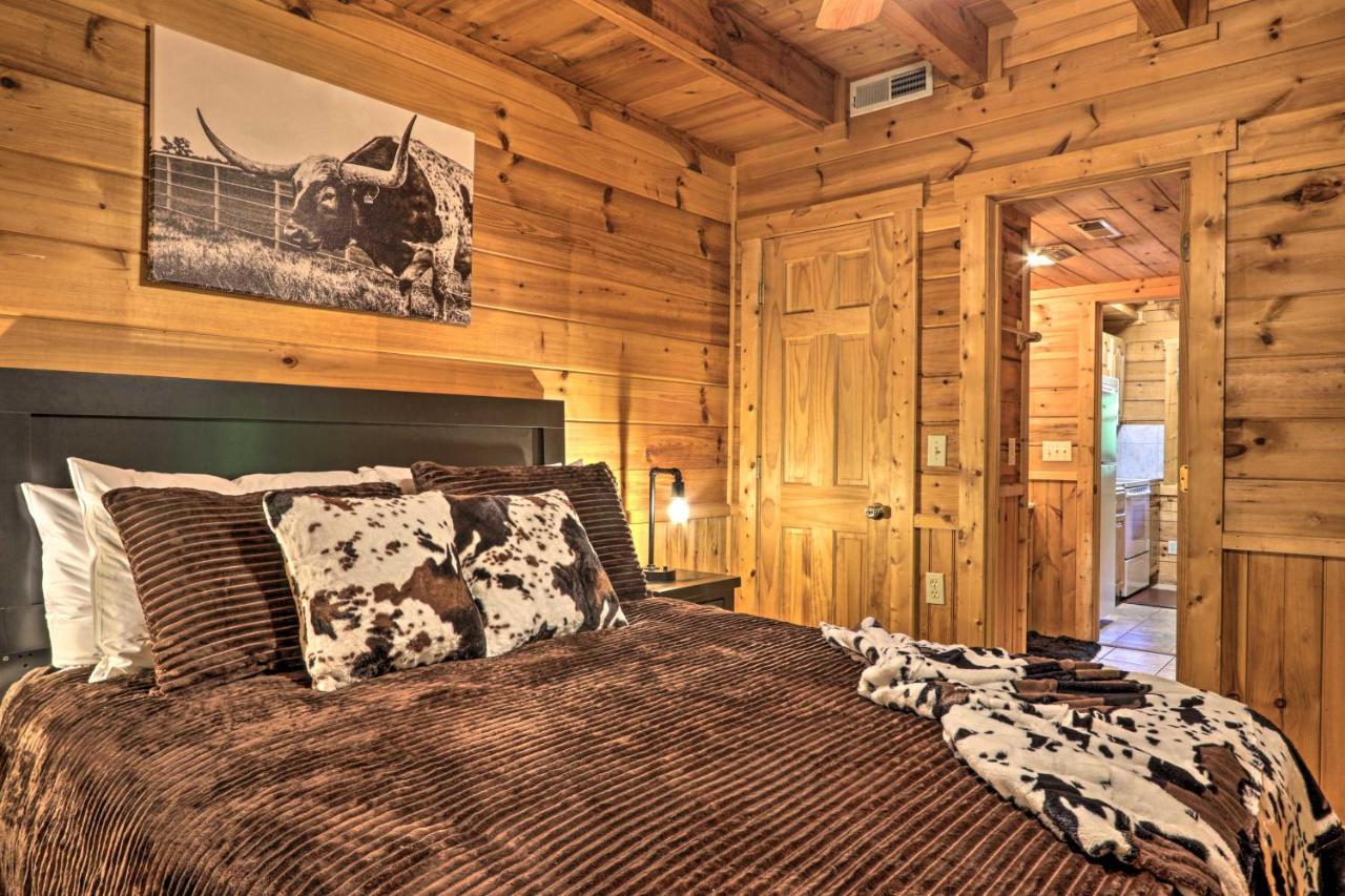 Cabin With Hot Tub And Deck, 3 Mi To Pigeon Forge Sevierville Esterno foto