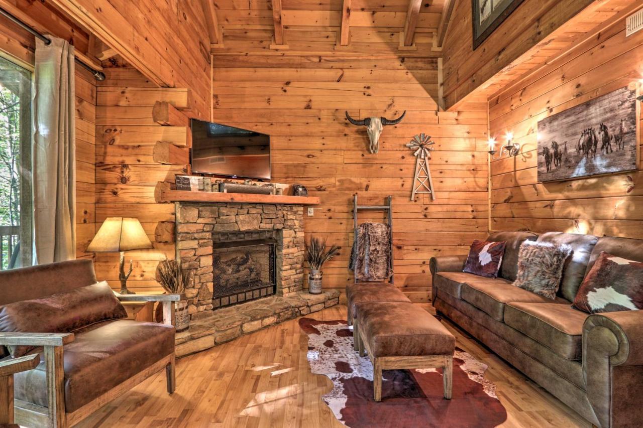 Cabin With Hot Tub And Deck, 3 Mi To Pigeon Forge Sevierville Esterno foto